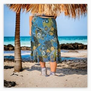 Bohemian SzL Blue,green cream floral ,chiffon lined skirt Boho-NWOT stretch 💙​​
